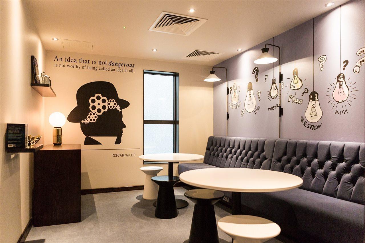 Hub By Premier Inn London Kings Cross Exterior photo