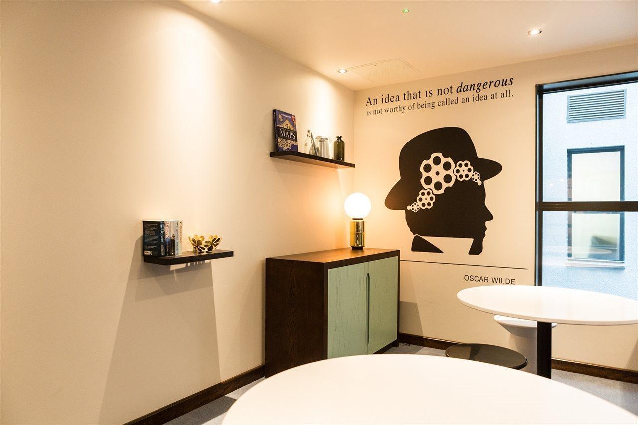 Hub By Premier Inn London Kings Cross Exterior photo